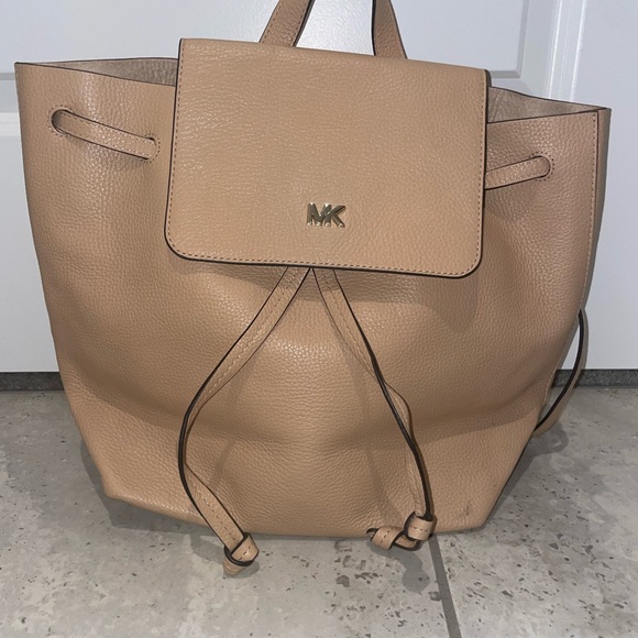 Michael Kors MK Junie Flap Backpack Purse Tote Bag - Picture 2 of 12